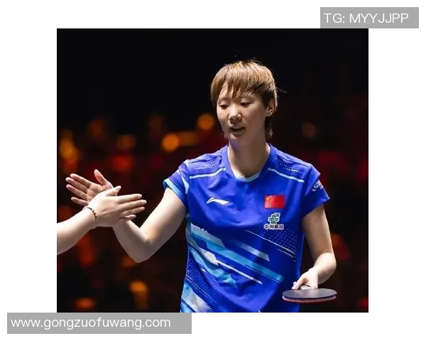 胜负之外的温情时刻：冠军球员温暖安慰泪流满面的对手新星